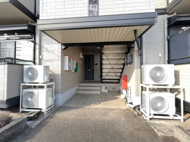 物件外観写真3　(エントランス)