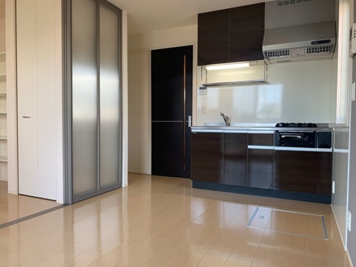 物件内観写真8　(ガスコンロ付きキッチン)