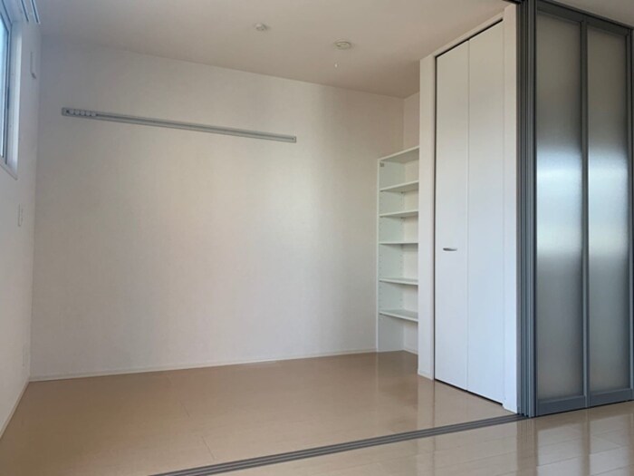 物件内観写真10　(洋室)