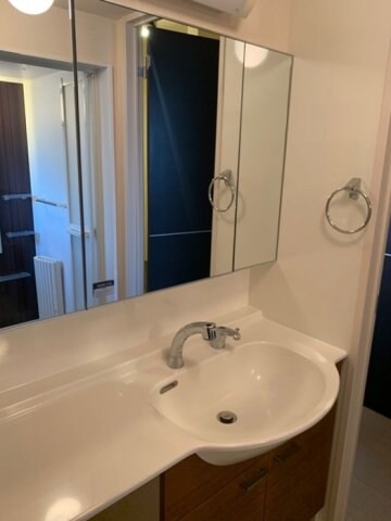 物件内観写真11　(カウンター洗面台)