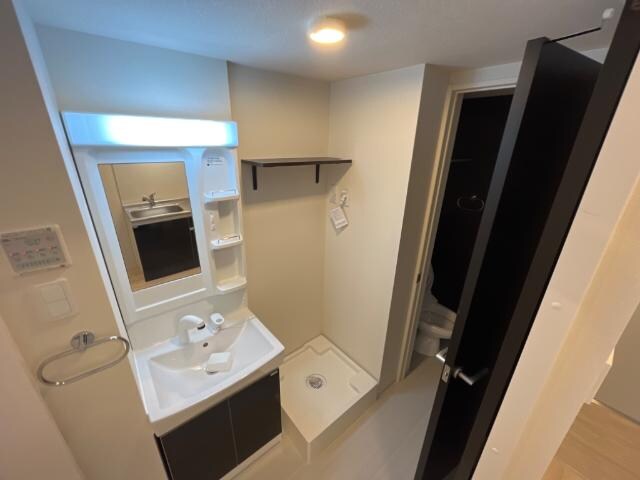 物件内観写真18　(洗面)