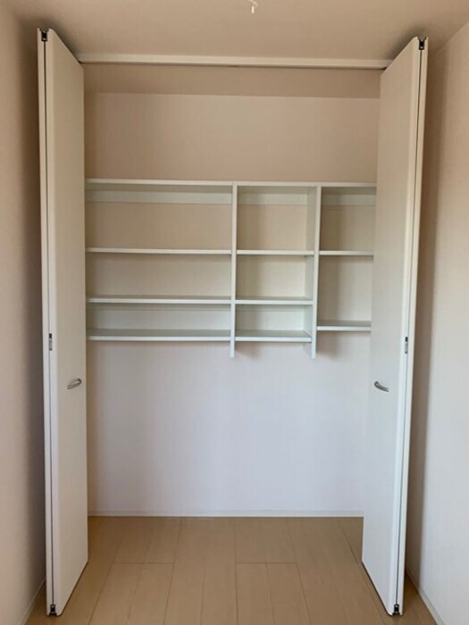 物件内観写真14　(収納)
