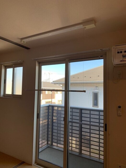 物件内観写真20　(室内物干し)