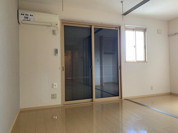 物件内観写真17　(シャッター雨戸)