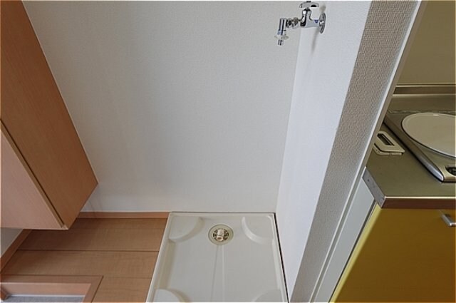 物件内観写真16　(洗濯機置き場)