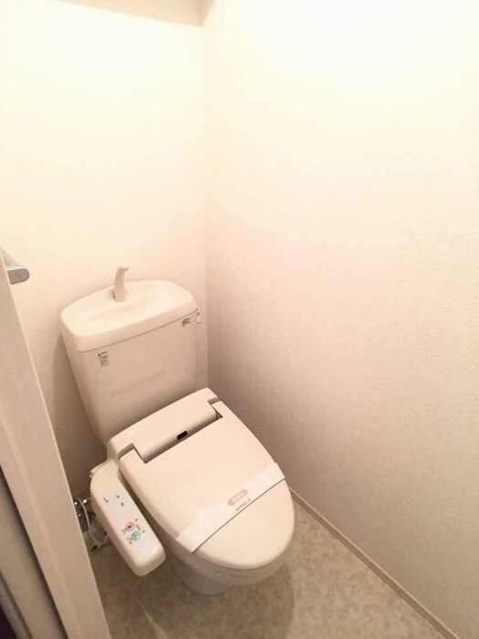 物件内観写真9　(温水洗浄暖房便座付き)