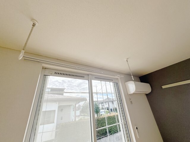 物件内観写真13　(室内物干し)