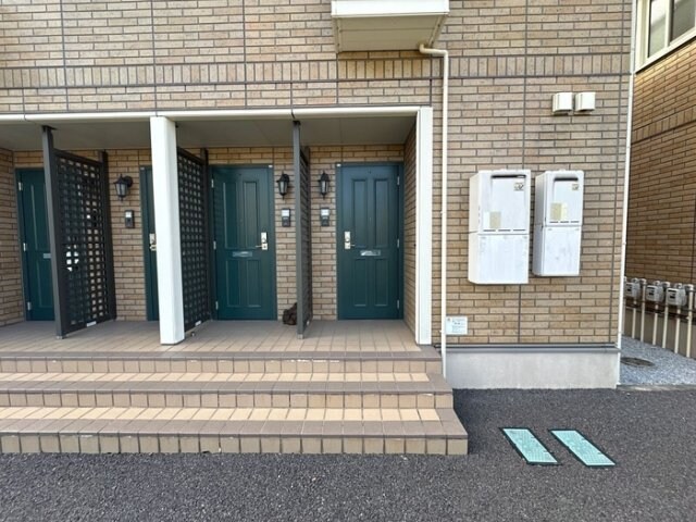 物件外観写真4　(エントランス)