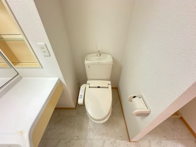 物件内観写真15　(トイレ)