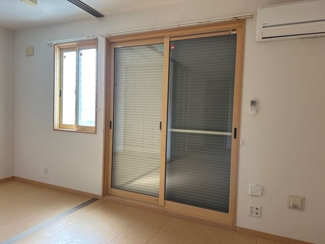 物件内観写真23　(シャッター雨戸)