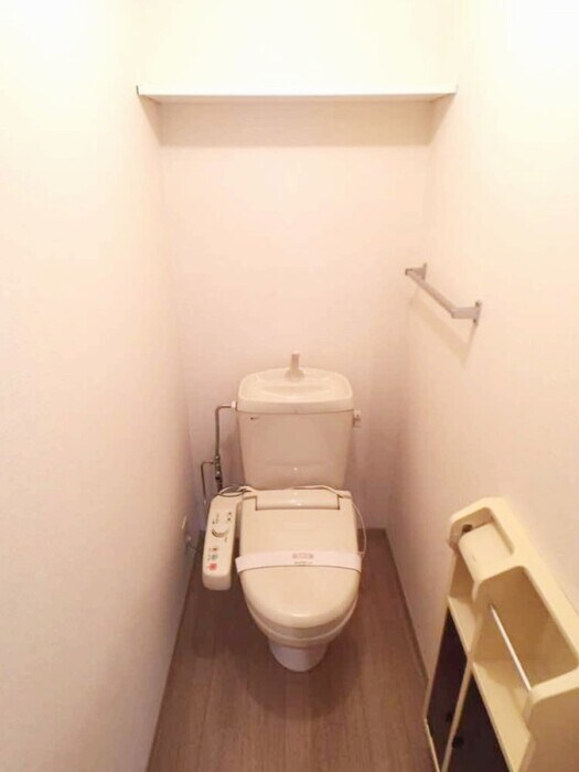 物件内観写真12　(温水洗浄暖房便座)