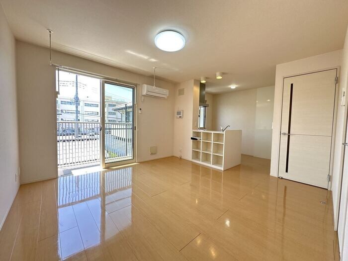 物件内観写真6　(LDK)