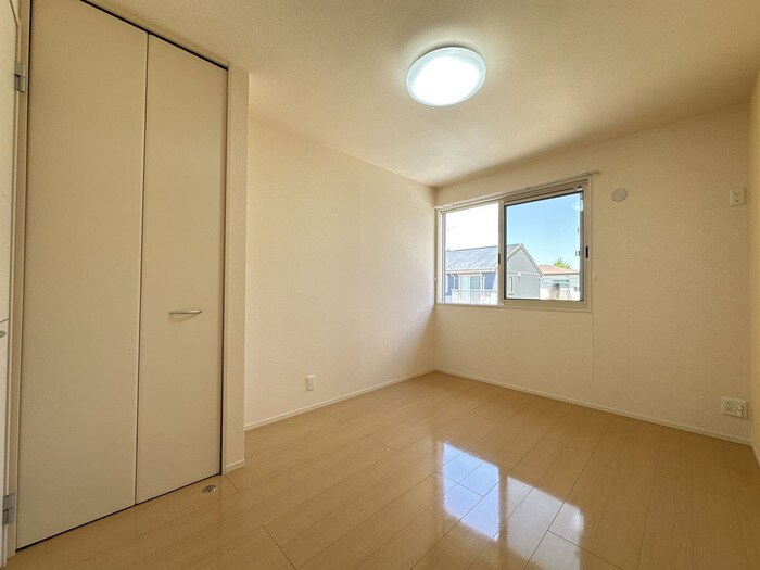 物件内観写真11　(洋室)