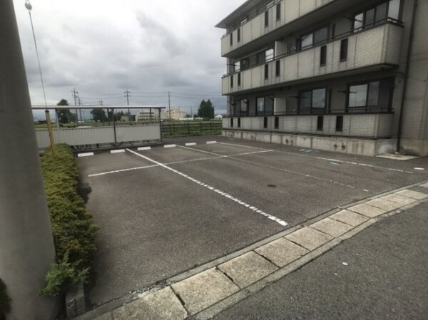 駐車場(駐車場)