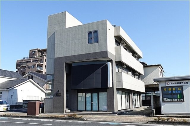 物件外観写真1　(建物外観)