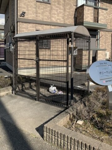 物件外観写真7　(敷地内ごみステーション)