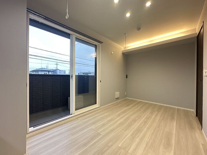 物件内観写真12　(洋室)