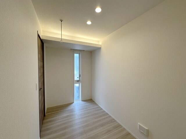 物件内観写真9　(関節照明はおしゃれです！)