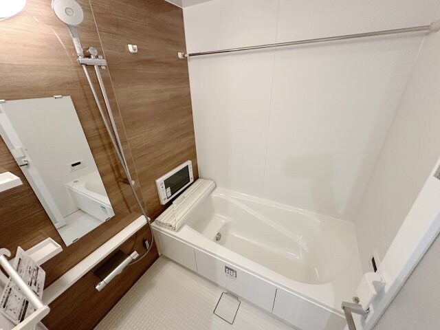 物件内観写真16　(浴室テレビ付き！)