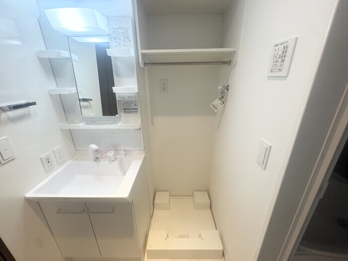 物件内観写真10　(洗濯機置場)