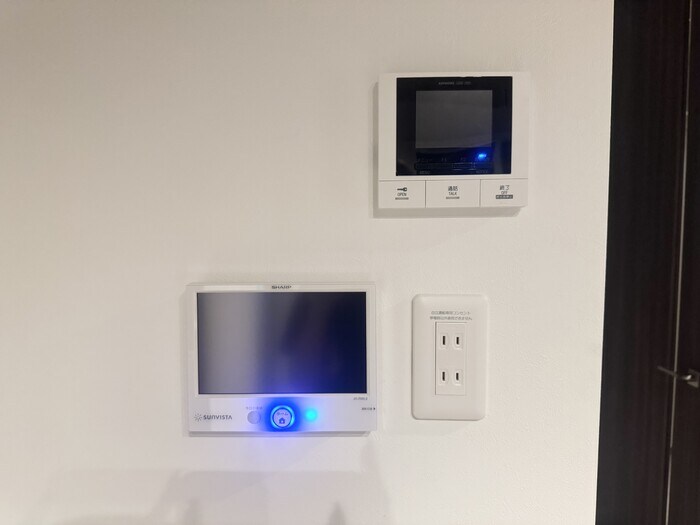 物件内観写真19　(発電モニター、モニター付きインターホン)