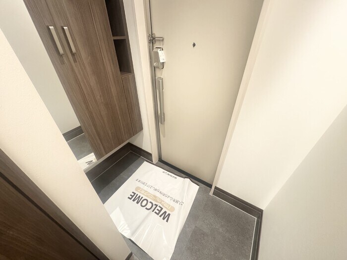 物件内観写真11　(玄関)