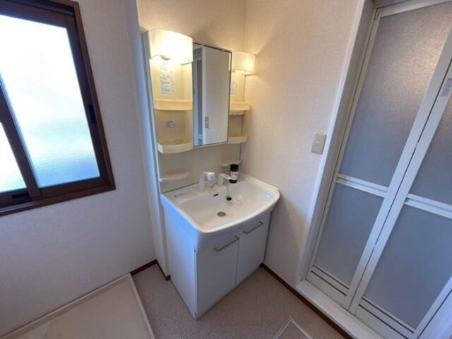 物件内観写真11　(洗髪洗面化粧台)
