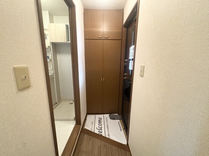 物件内観写真18　(玄関)