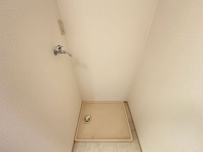 物件内観写真12　(洗濯機置場)