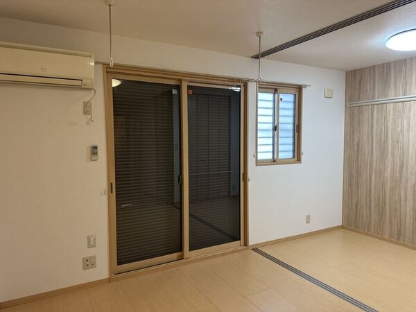 居室(シャッター雨戸)