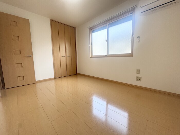 物件内観写真12　(洋室)