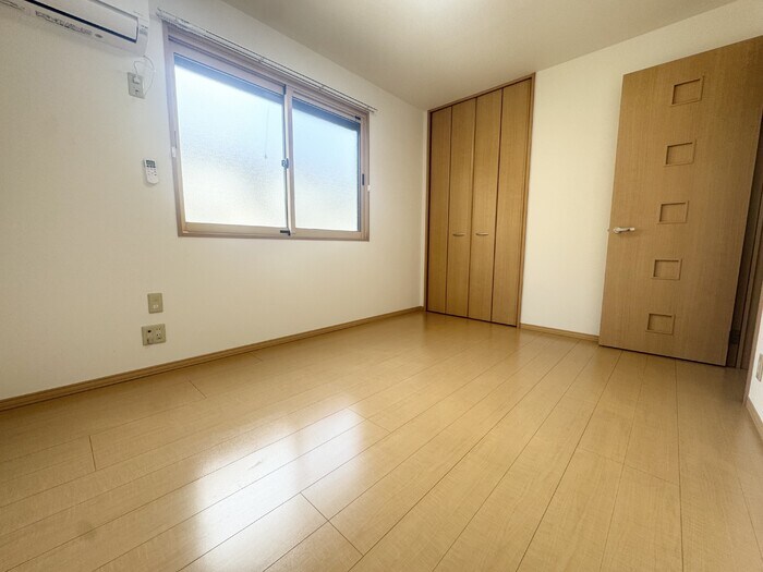 物件内観写真11　(洋室)