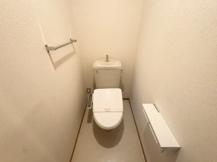 物件内観写真14　(トイレ)