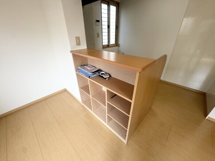 物件内観写真16　(キッチンカウンター収納)