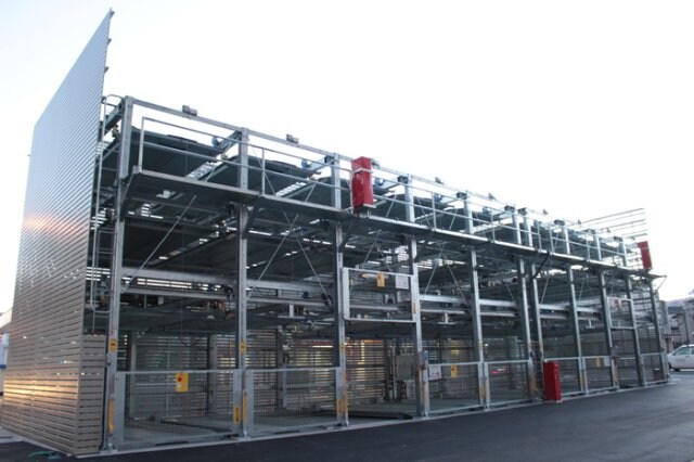 物件外観写真2　(駐車場)