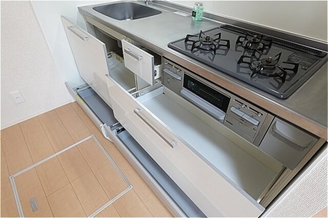 物件内観写真18　(キッチン・収納)