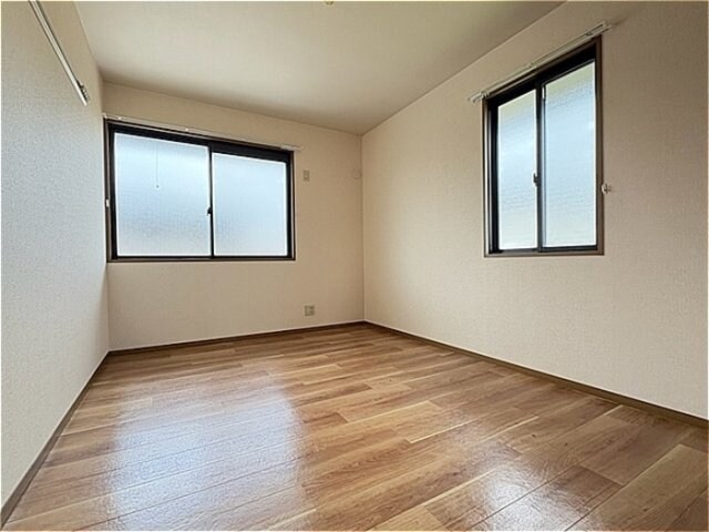 物件内観写真8　(洋室)