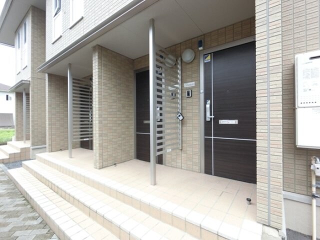 物件内観写真25　(玄関前)