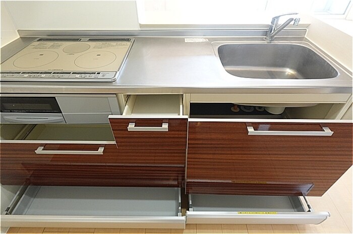 物件内観写真18　(キッチン・収納)