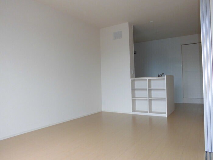 物件内観写真4　(居室・リビング)