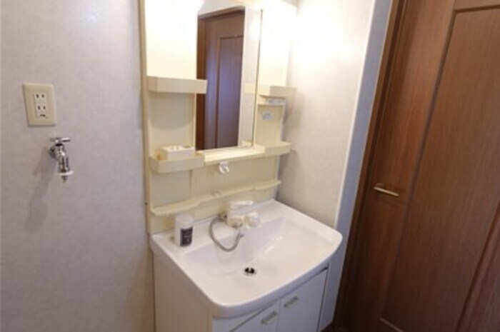 物件内観写真9　(洗髪洗面化粧台)