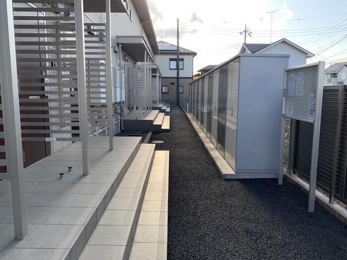 物件外観写真5　(エントランス)