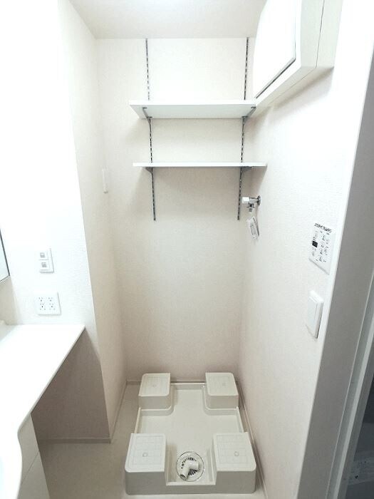 物件内観写真17　(洗濯機置き場)