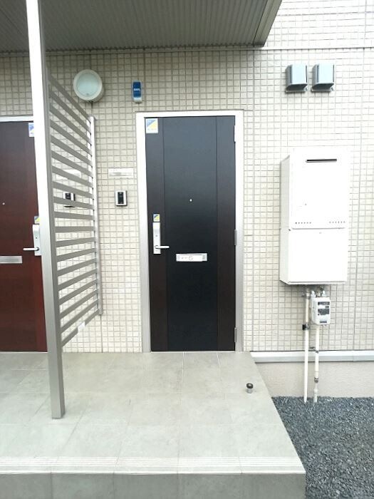 物件内観写真21　(玄関前)