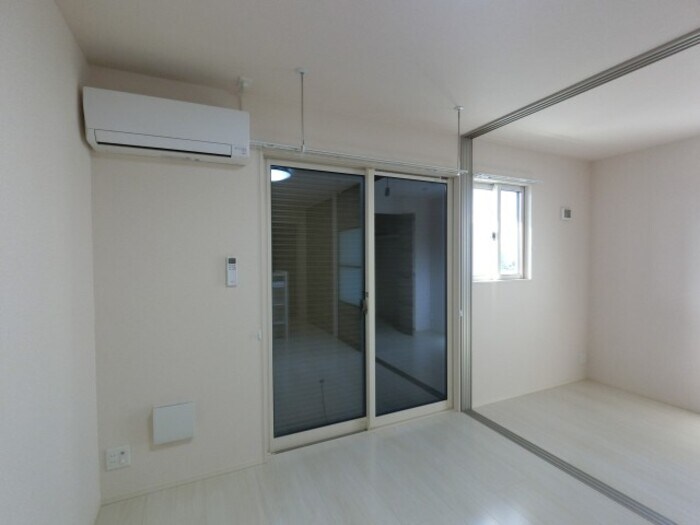 物件内観写真16　(シャッター雨戸)