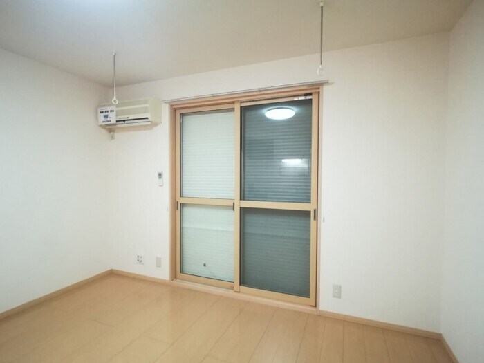 物件内観写真15　(シャッター雨戸)