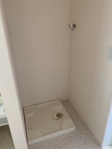 物件内観写真16　(洗濯機置き場)