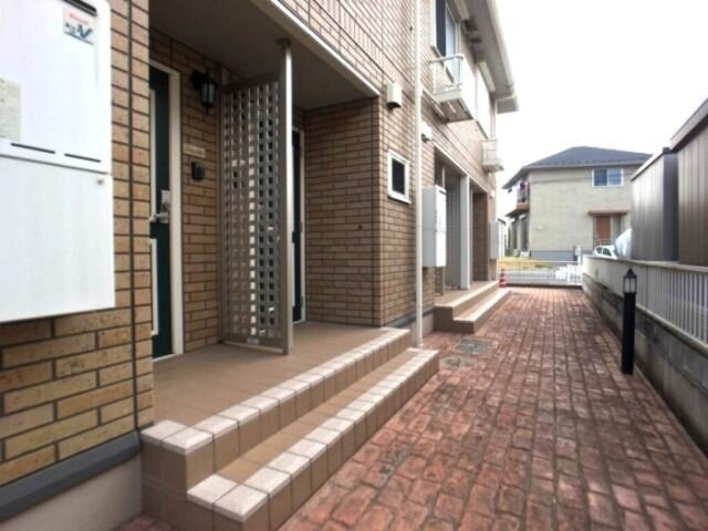 物件内観写真18　(玄関前)