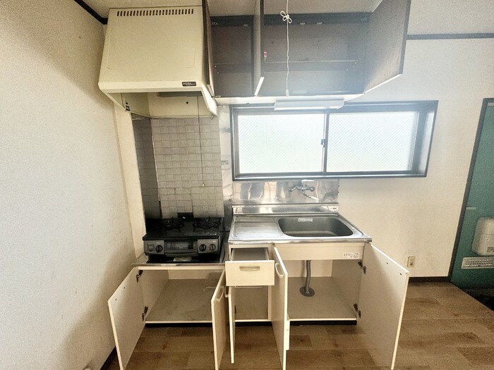 物件内観写真4　(キッチン（収納）)