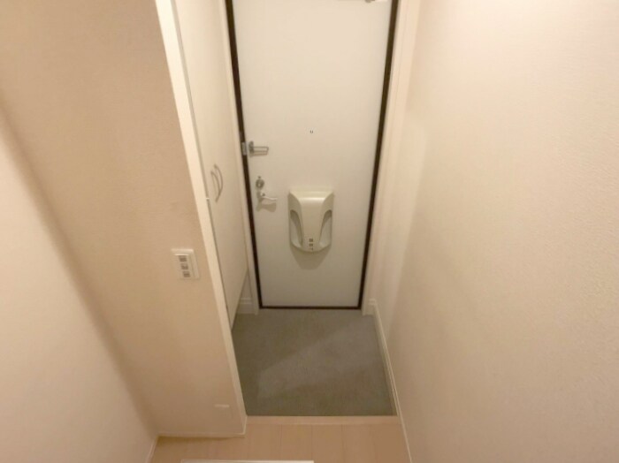 物件内観写真13　(玄関)